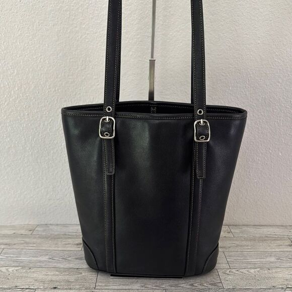 Coach Vintage Hampton Legacy Black Leatherware Tote - Picture 2 of 15